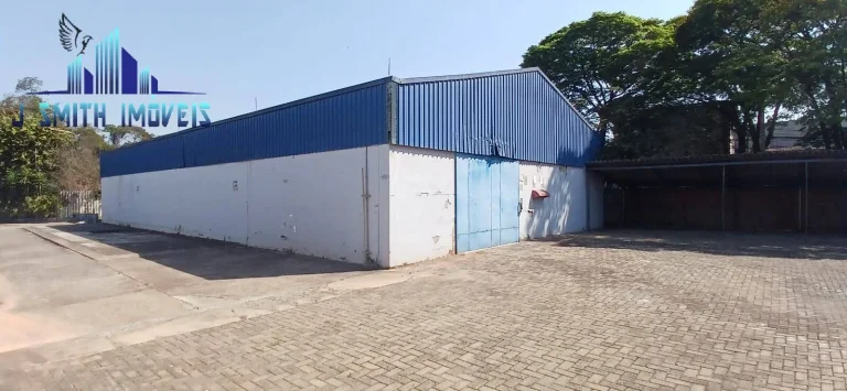 Imagem TERRENO COM GALPÕES Á VENDA - A.T. 7.430m² . AC. 2.816m² (5 galpões+adm)