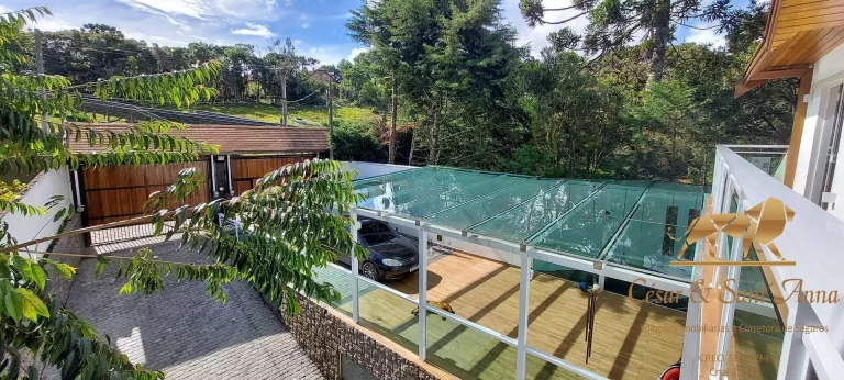 Imagem Casa com 03 suítes e 450m² no Alto da Boa Vista em Campos do Jordão.
