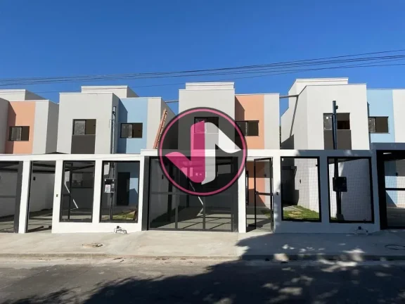 Imagem Este lindo sobrado oferece 120m² de área construída, incluindo 20m² de garagem coberta com telha...