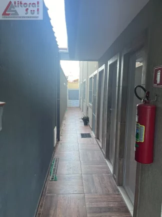 Imagem sobrado de condominio com quintal