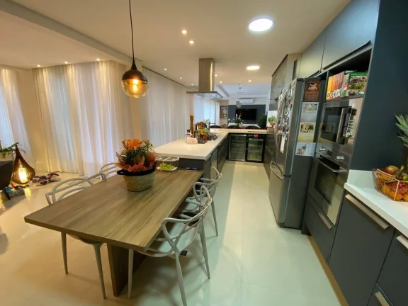 Imagem CASA PARA LOCAÇÃO DE TEMPORADA EM JURERÊ INTERNACIONAL, FLORIANÓPOLIS