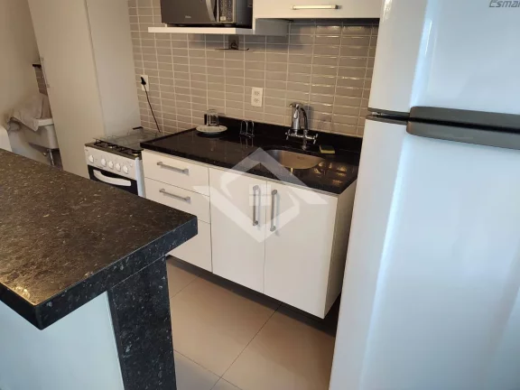 Imagem Apartamento com 2 qts mobiliado 72m² suíte e varandão - Barra da Tijuca