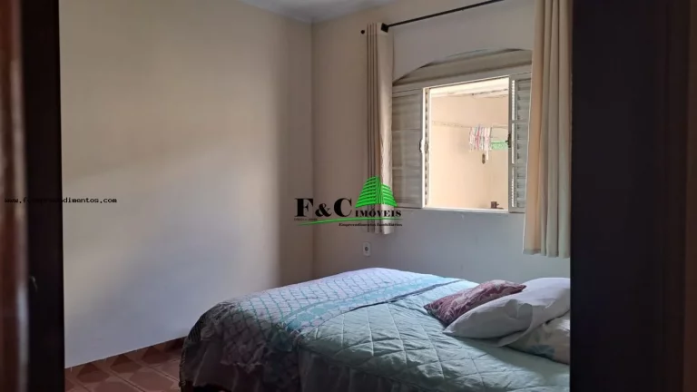 Imagem Casa para Venda em Limeira, Parque Hippolyto, 3 dormitórios, 2 banheiros, 3 vagas