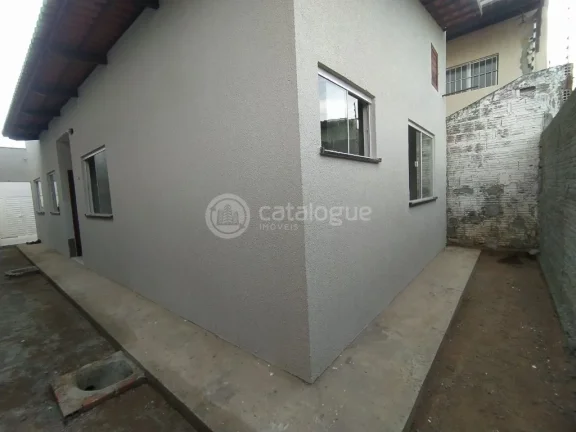 Imagem Casa à venda no bairro Nova Esperança, Parnamirim: 2 dormitórios, suíte e garagem coberta!