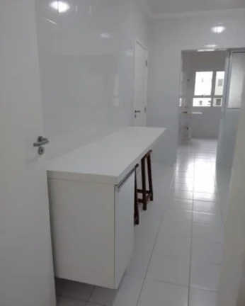 Imagem Apartamento à venda no Guarujá na Praia das Pitangueiras.