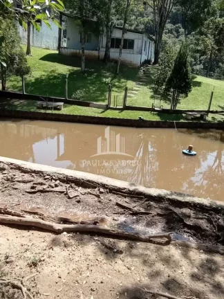 Imagem Chácara com 4 Quartos, 2 Banheiros, Área para Churrasco Grande, Piscina, Lago com Peixes, Estacionamento para 25 carros, Córrego nos fundos, espaço para fazer campo, no Rio Grande da Serra-SP