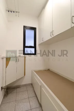 Imagem Apartamento de luxo para locação no Itaim Bibi, São Paulo-SP: 3 quartos, 3 suítes, 3 salas, 4 banheiros, 3 vagas e 172m².