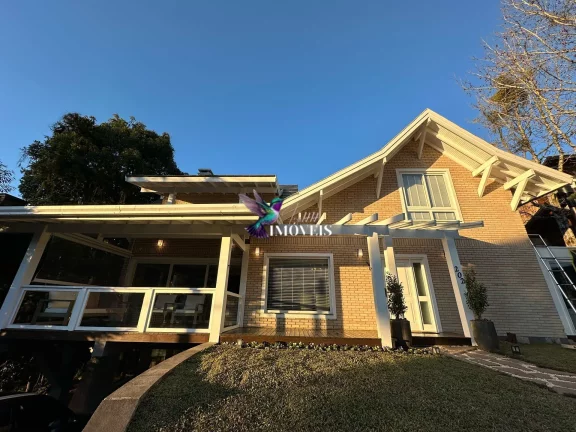 Imagem Casa com 3 Quartos à Venda, 342 m² em Centro - Gramado