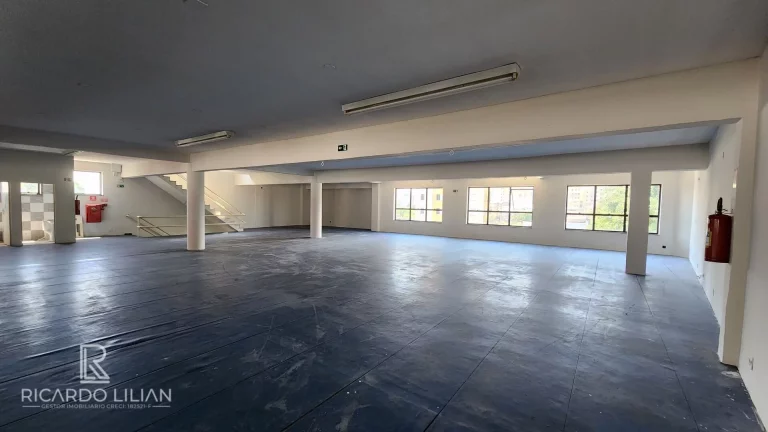 Imagem "Olha o Preço desse Imóvel!!!!! Prédio Comercial de 2558m² em Guarulhos: Ideal para Diversos Negócios!"