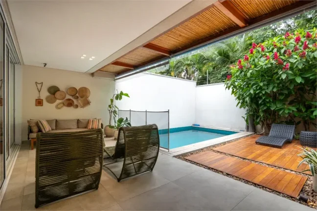 Imagem Casa à venda com 3 quartos, sendo 3 suítes, em Morumbi, São Paulo - SP