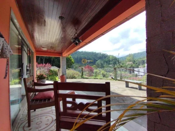 Imagem Casa para Venda em Teresópolis / RJ no bairro Ermitage