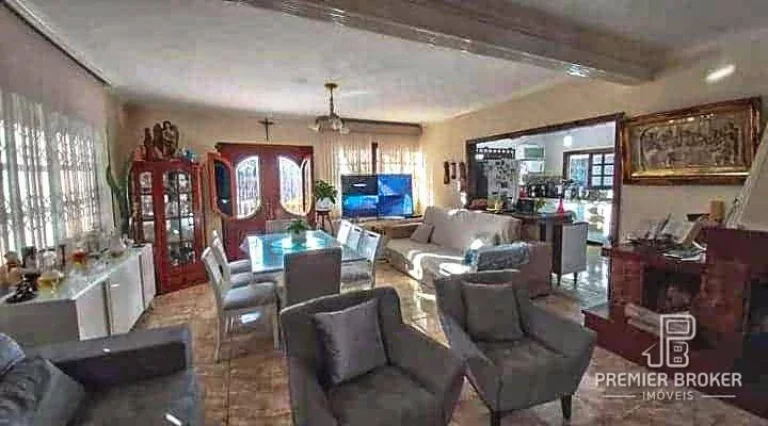 Imagem Casa à venda, 263 m² por R$ 900.000,00 - Fazendinha - Teresópolis/RJ