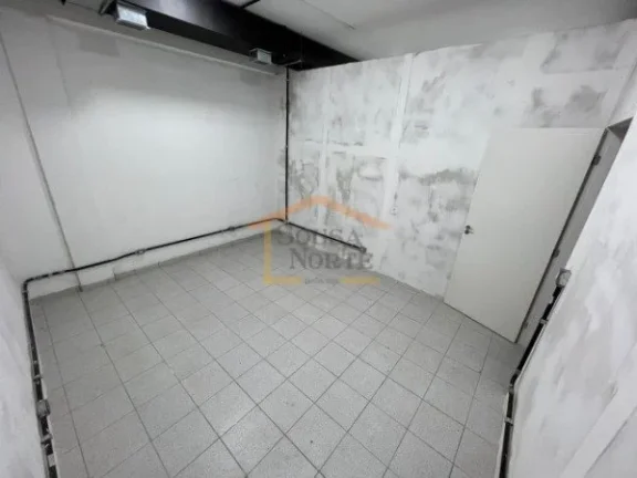 Imagem Salão comercial, reformado, com 400m² de area util. 
3 pavimentos, totalizando em 1000m² 
4 banhe...