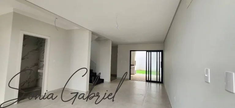 Imagem Imperdível! Casa em condomínio à venda em Vinhedo-SP, bairro Villaggio Maranello, 3 quartos, 3 suítes, 2 salas, 4 banheiros, 2 vagas, 145m². Imagem Imperdível! Casa em condomínio à venda em Vinhedo-SP, bairro Villaggio Maranello, 3 quartos, 3 suítes, 2 salas, 4 banheiros, 2 vagas, 145m².