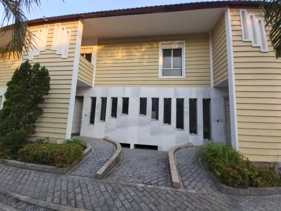 Imagem Sobrado com 4 dormitórios à venda, 221 m² por R$ 1.700.000,00 - Mirim - Praia Grande/SP