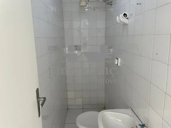 Imagem Apartamentos com living para 02 ambientes, 03 dormitórios com armários, banheiros com box, cozinha...