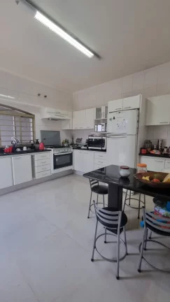 Imagem RESIDÊNCIA À VENDA NO JARDIM FLÓRIDA - 03 quartos sendo 1 suíte - 02 salas jantar e tv - 04 vagas de garagem cobertas - Ampla cozinha