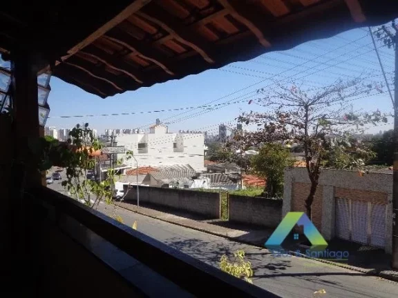 Imagem Linda casa com 3 dormitórios, 3 vagas, 3 banheiros área gourmet com fácil acesso a comércios e principais avenidas.