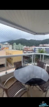 Imagem Amplo apartamento à 30 metros da praia