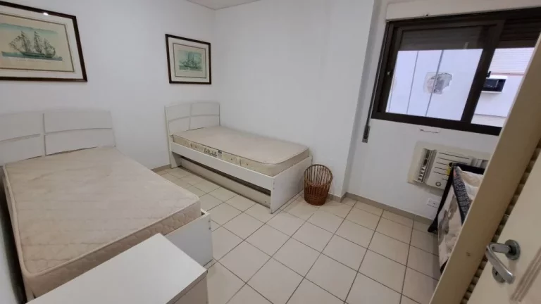 Imagem APARTAMENTO DUPLEX COM EXCELENTE VISTA PARA O MAR, À 40 METROS DA PRAIA NA PITANGUEIRAS.