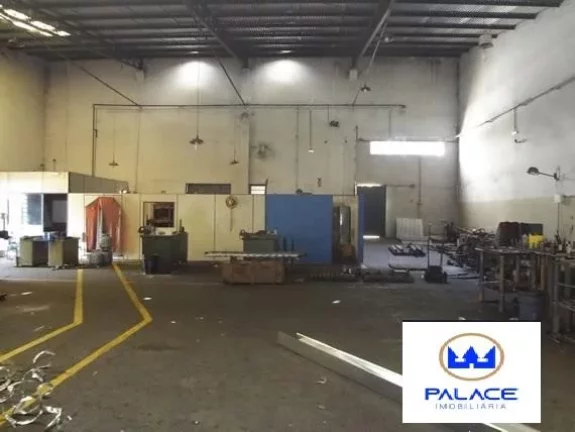 Imagem Ãrea na beira da Rodovia, com terreno de aproximadamente 6.000mÂ², contendo um barracÃ£o de 1.000mÂ...