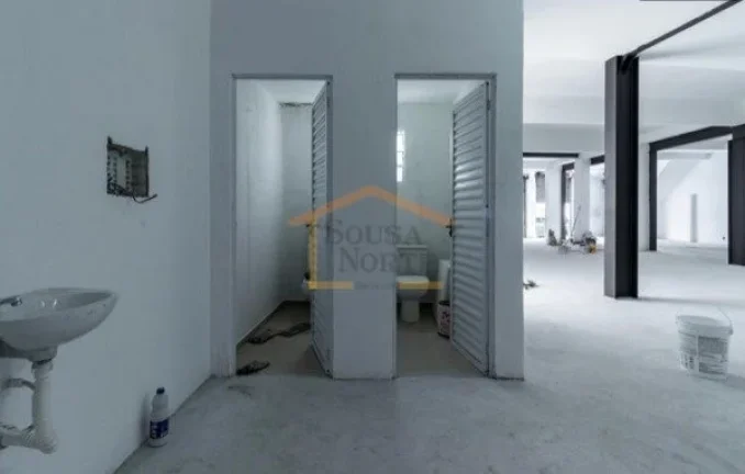 Imagem Salão comercial amplo, 420m², ideal para diversos tipos de comércio ou prestação de serviços. ...