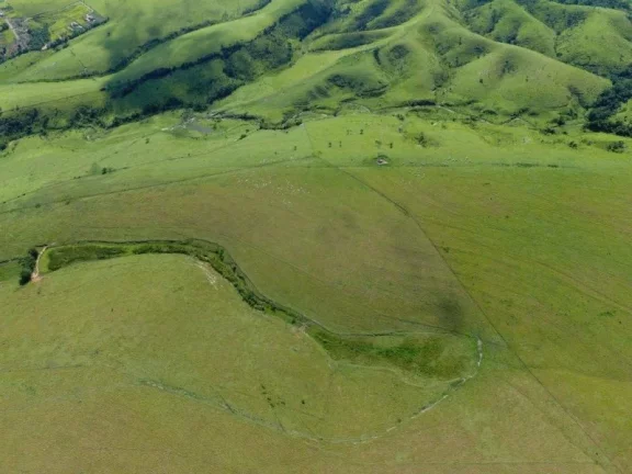 Imagem ÁREA À VENDA, 4000000 M² POR R$ 36.000.000 - PIEDADE - CAÇAPAVA/SP