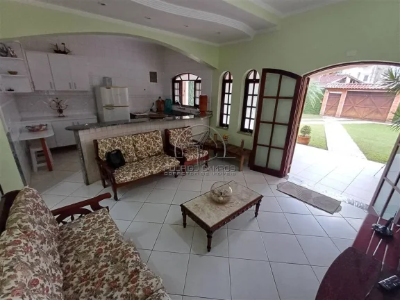 Imagem Espaçosa Casa Térrea 3 Quartos no Canto do Forte - Praia Grande