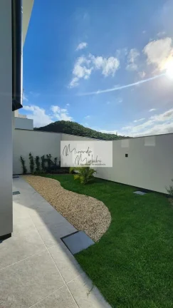 Imagem Casa Geminada à Venda em Forquilhas – São José | 4 Dormitórios | Terreno de 400 m²