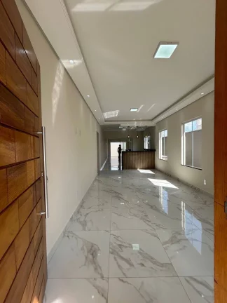 Imagem CASA À VENDA NO LÍVIA - C/ 3 DORM