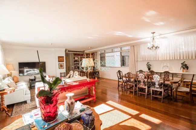 Imagem Apartamento reformado com 183m² à venda na melhor localização dos Jardins, com aparelhos de ar c...