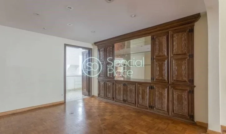 Imagem Ótimo apartamento com 201m² no Jardim Paulista. Living super espaçoso com amplos janelões de pon...