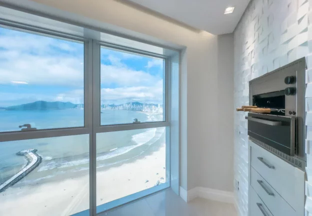 Imagem Apartamento com 2 dormitórios à venda sendo 2 suítes, 164.96 m² por - R$ 9.500.000,00 - Pioneiros - Bal. Camboriú/SC
