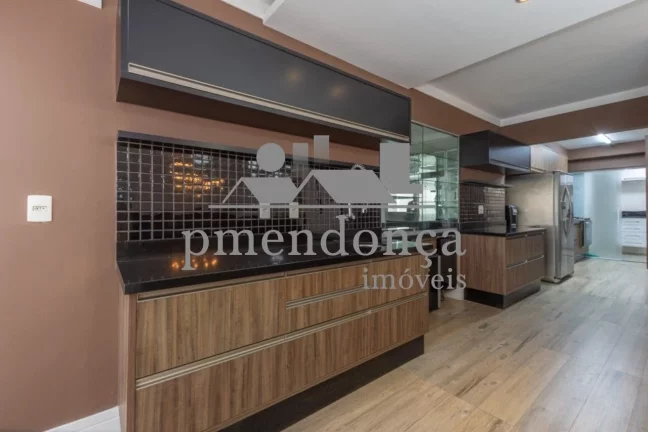 Imagem Apartamento na Vila Romana mobiliado com 3 suítes e 3 vagas, 172 m².