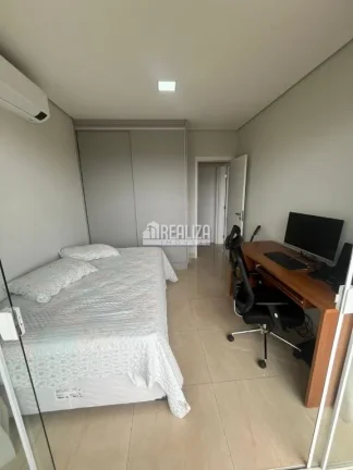 Imagem Apartamento de 2 dormitórios à venda no Apartamento Riviera do Lago, no bairro Conjunto Frei Eugênio, em Uberaba
