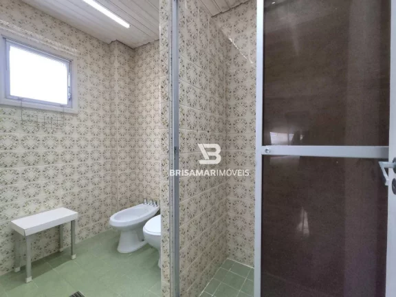 Imagem PITANGUEIRAS - UMA QUADRA DA PRAIA , LOCALIZAÇÃO PRIVILEGIADA, GARAGEM DEMARCADA NO PRÉDIO.