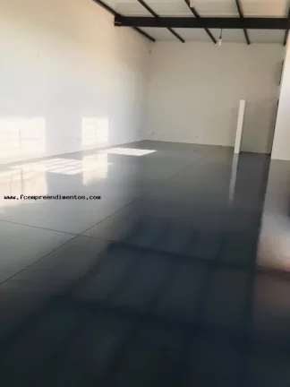 Imagem Casa Comercial para Venda em Limeira, Residencial Colinas do Engenho I, 2 dormitórios, 1 banheiro, 2 vagas