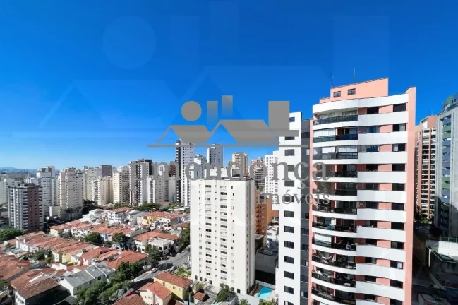Imagem Apartamento mobiliado em Perdizes com 86,60m², 2 suÍtes e 3 vagas demarcadas.