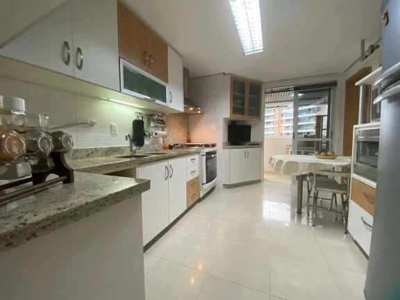 Imagem Apartamento à Venda,150m2, 04 Dormitórios(01 suíte), 03 Vagas, Campinas, São José/SC