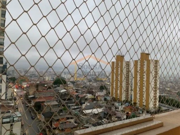Imagem Apartamento com 70m², dispõe de 2 dormitórios, 2 banheiros, sendo um deles de serviço, sala para...