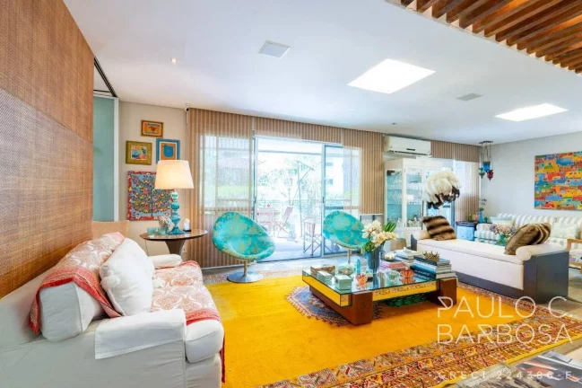 Imagem Vila Suzana Venda - 3 Dormitórios (2 Suítes) - 4 Vagas - 250m²