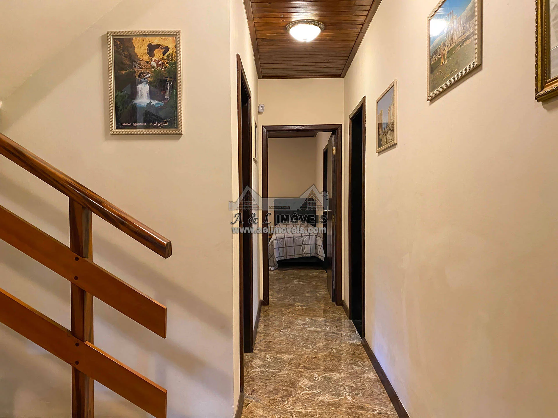Imagem Casa à venda em Campos do Jordão - Belo imóvel com 3 dormitórios