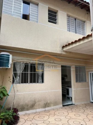 Imagem Casa térrea com edícula e área gourmet, implantada em terreno de 150m², com 200m² de área cons...