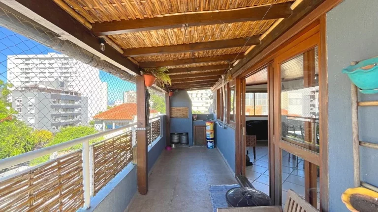 Imagem Cobertura à venda em Porto Alegre, Petrópolis, com 2 quartos, 131m2