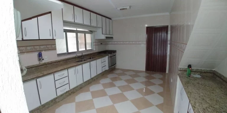 Imagem Sobrado com 3 dormitórios para alugar, 350 m² por R$ 3.960/mês - Vila Curuçá - Santo André/SP
