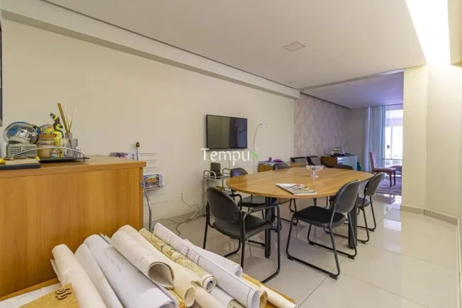 Imagem Sobrado de 421m² à venda no bairro Jardim América - Goiânia/GO