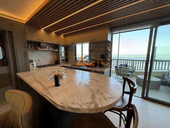 Imagem Cobertura duplex com 271m² de área privativa e 4 suítes, frente mar na Praia do Gravatá em Navegantes - Adriano Carpes Imóveis vende!