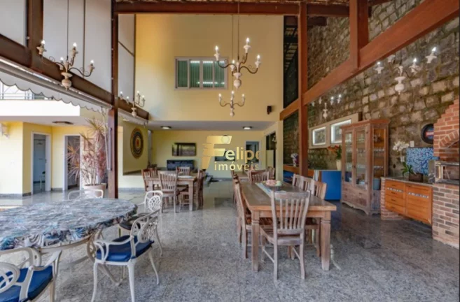 Imagem BELÍSSIMA CASA COM 04 QUARTOS, SENDO 03 SUÍTES, COM UMA LINDA PISCINA, À VENDA EM FRADINHOS, VITÓRIA/ES!