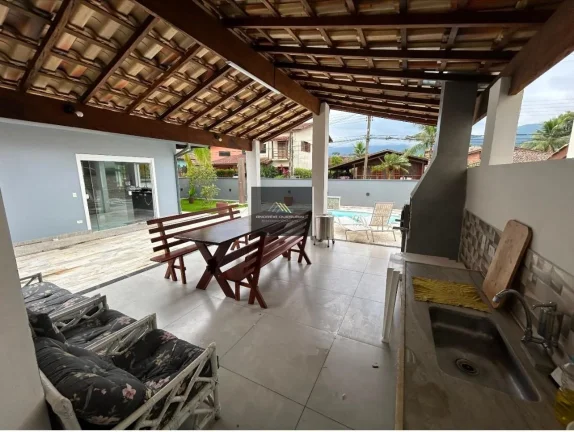 Imagem Casa em Condomínio para Venda em Ubatuba / SP no bairro Horto Florestal