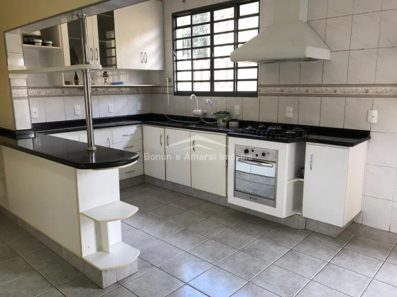 Imagem Casa à venda no Carlos Lourenço

Ótima casa térrea toda reformada em bairro de fácil acesso a V...